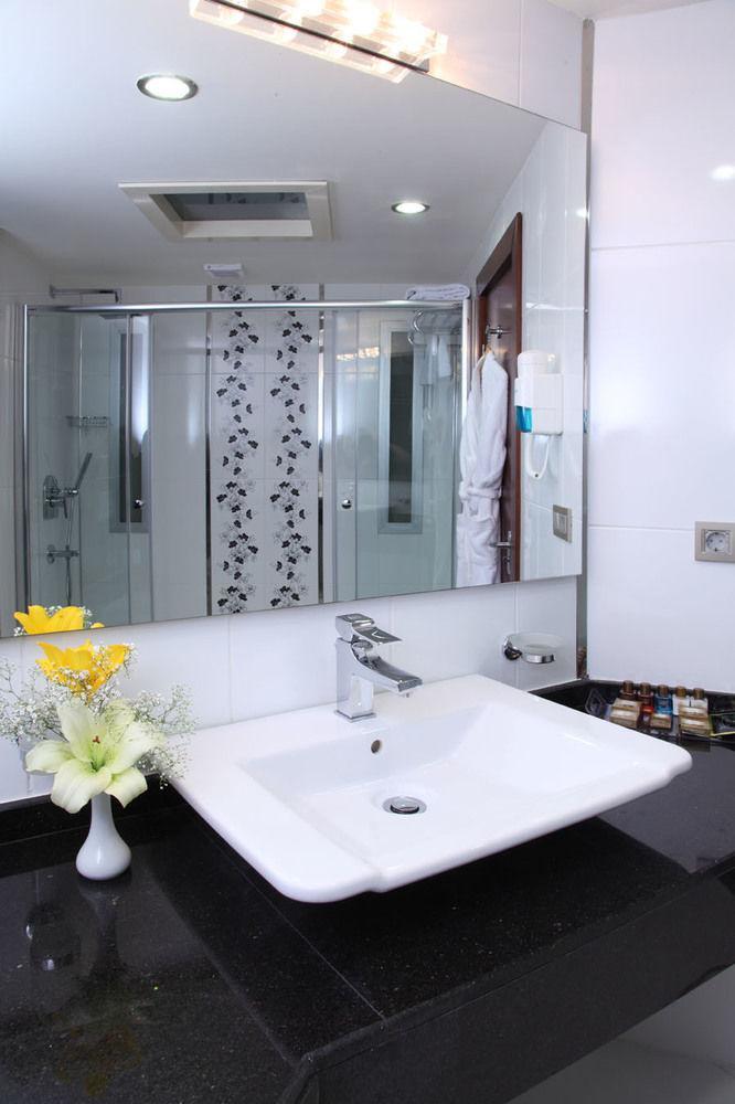Hotel Senbayrak City Adana Exterior photo